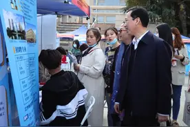 13万个岗位火爆招聘！全国2900余家单位齐聚陕西，直奔这所大学"抢"人！图片
