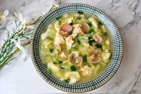 六月气温干燥，多给家人喝这道汤，清淡美味，补水去燥，别错过图片