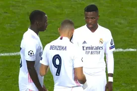 0-2！皇马被打爆，防线形同虚设，一人后场散步成丢球头号罪人图片