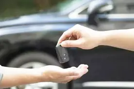 二手车过户车险也跟着过户吗？掌握这两点，让你少花冤枉钱视频封面