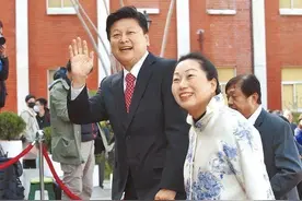 花莲县长徐榛蔚恢复党权案 国民党中常委临时撤回图片