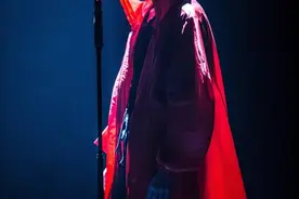 《山海》这首歌到底是草东没有派对唱的好听还是华晨宇唱的好听呢图片