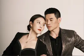 嘎子哥晒情侣写真，妻子穿黑色短裙身材优越，谢孟伟太有眼光了图片