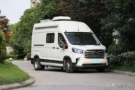 22.98万的新款大通V90房车！2.0T+6座设计，满足代步和多人出游图片