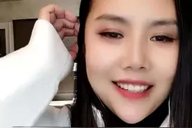 超女纪敏佳生活惬意，住三层豪宅尽显奢华，下巴突兀被疑又整容图片