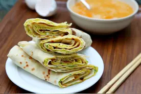 鸡蛋灌饼简单做，不包油酥不抹油蛋液不外流，学会了不再出去买图片