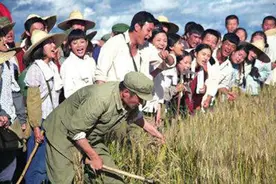 60年代的知青，放下课本走进生活，50年后怀念飞扬的青春图片