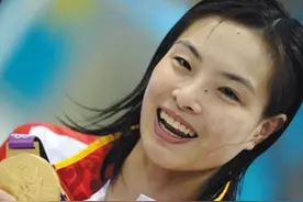 跳水皇后吴敏霞：不嫁豪门嫁帅哥，恋爱8年，婚后被老公宠上天图片