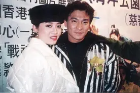 刘德华抱着已经故去的梅艳芳，有道是“男儿有泪不轻弹”图片