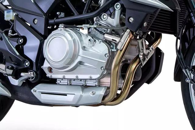 力帆350cc双缸水冷街车KP350正式上市，售价：24780起