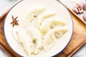饺子包好别直接放冰箱，这样存放，煮时不烂不粘口味佳视频封面
