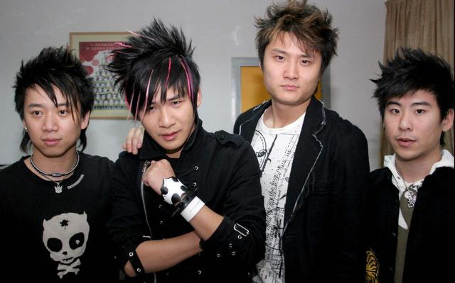 80后杀马特,90后非主流,00后亚逼,哪一个更厉害?