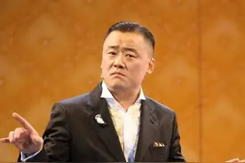 逃离祖国娶巨贪之妻吃"软饭"的周立波，又被爆新情况图片