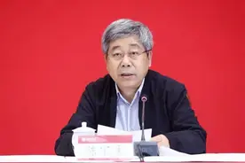 大学里，校长和党委书记，谁的权力更大？图片