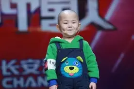 记得遭父母过度消费的“张俊豪”吗？5岁赚一百万，11岁长这样图片