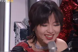 ​人气高过那英，hold得住吉克隽逸，周笔畅才是最厉害的姐姐图片