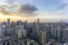 10年增长581万！总人口突破2000万！成都究竟赢在了哪图片