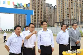 天汉大剧院、北师大汉中学校建的咋样了？跟着市委书记王建军一起去看看~图片
