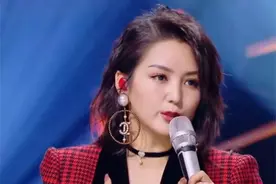 丁太昇说何洁歌没唱好，他很遗憾，何洁反问：有多遗憾？图片