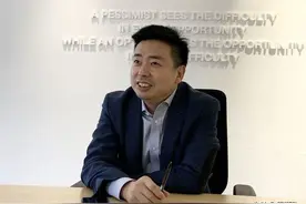 中国最牛十元店老板，初中文凭身价300亿，一次日本行改变人生图片