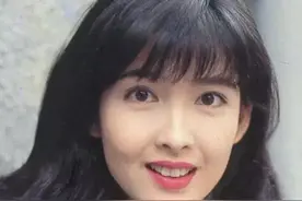 明星别整烤瓷牙了！肖战兔牙王俊凯虎牙成特色，热巴原生牙还减龄图片