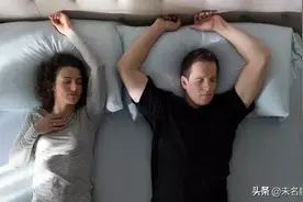侧卧和仰卧？睡眠姿势和未来患痴呆症的风险有没有关系图片