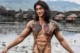 缅甸男模撞脸木村拓哉，看到“海王”身材后，网友：我又可以了图片