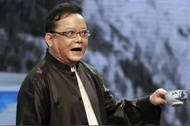 王刚鉴宝砸烂值两亿珍品，拥有者与他对簿公堂，最终如何了结的？图片