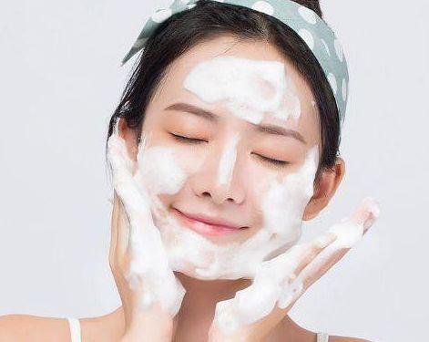 皂基和氨基酸，到底有什么区别？看肤质选洗面奶，不然会伤脸