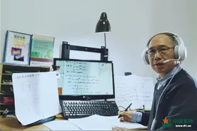 从“网络小白”到“网红主播”，这位57岁的军校教员仅用了1个月图片