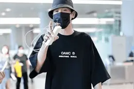 张若昀瘦出新极限，手臂青筋暴起，周冬雨吴谨言简直是“竹竿人”图片