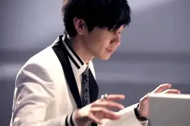 林俊杰真.行走的CD？我们青春里不仅有周杰伦，还有一个林俊杰图片