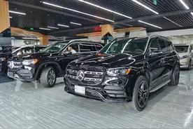 实拍加版国六奔驰gls450：运动型外观，9种配置包可选！买啥中规图片