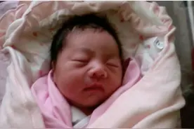 女儿长得不像自己，宝爸拔头发做亲子鉴定，结果出来后全家乱套了图片