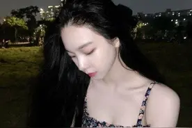 aespa柳智敏晒深夜私照：今天不是人间AI、是“人间初恋”图片
