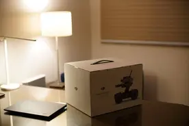 不要送玩具了，用大疆小车赢得娃的心图片