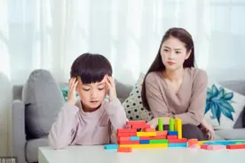 “妈妈太不懂事了”爱教育父母的孩子是早熟？背后原因家长要重视图片