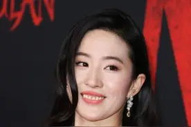 《花木兰》到底好看吗？首映口碑解禁，外媒：刘亦菲是燃烧的新星图片