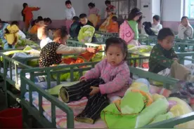 幼儿园老师误发“午睡照”到家长群，家长不淡定：不给说法就投诉图片