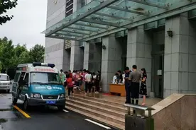 坚挺“最后一百米”！郑州悦来悦喜门店损失近百万，依然全力保供图片