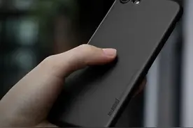 不同风格的精彩碰撞，苹果iPhone SE2手机壳推荐图片