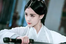 31岁出道6年，一直在演女一号，李一桐不红的原因找到了图片