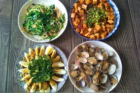 同事常来我家蹭饭，今天做了一大桌，同事看了说，再也不来了图片
