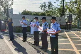 襄阳实行一个考点一套安保方案，一条线路一套引导预案图片
