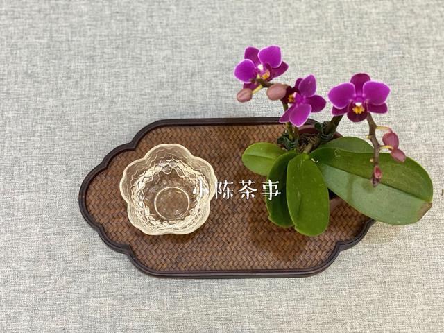 相对于100度沸水冲泡，冷泡白毫银针和白牡丹，汤水更鲜更清甜？