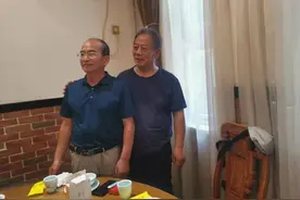 失联40年，1小时找到！“5点起床坐车去见他！”图片