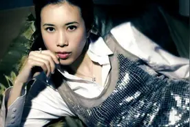 莫文蔚就身穿辱华品牌服装道歉，同时下架MV，你还会支持她吗？图片