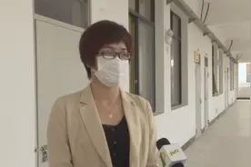 平和一中老师在没有学生的教室当起“主播”！图片