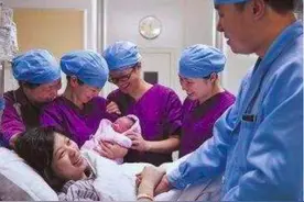 新生儿一声不吭太安静，护士“啪啪”两巴掌，产妇连忙笑着感谢图片
