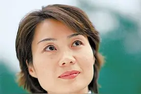 中国"霸王花"雷敏，57秒徒手攀爬5层楼，大校军衔却嫁给普通保安图片